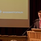 Gunnar Bragi SVeinsson flytur ru  rsfundi